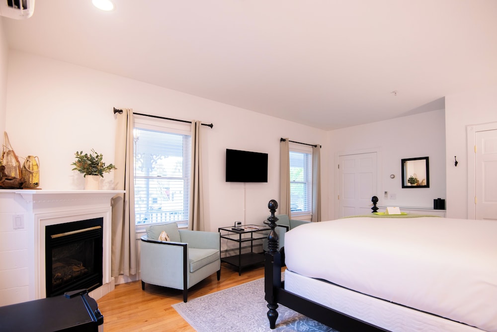 Sand Bar Cottage Inn - photo 35