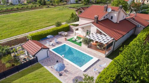 Holiday House Villa Maca — 4-Star Luxury Hotel in Grude, Bosnia and Herzegovina