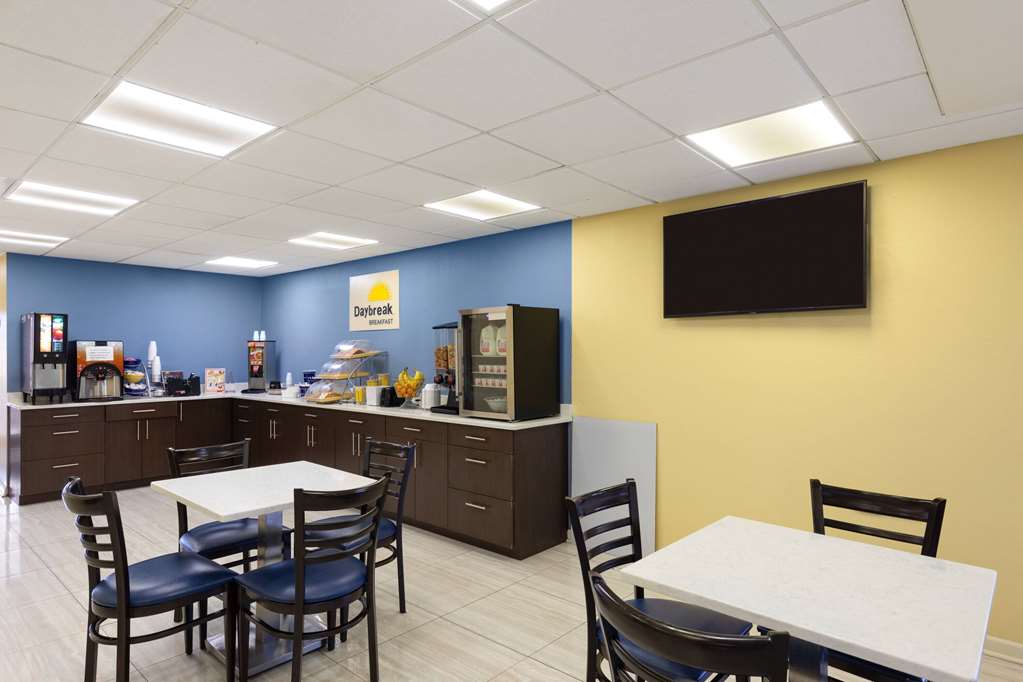Days Inn by Wyndham Oak Grove Ft. Campbell - photo 22