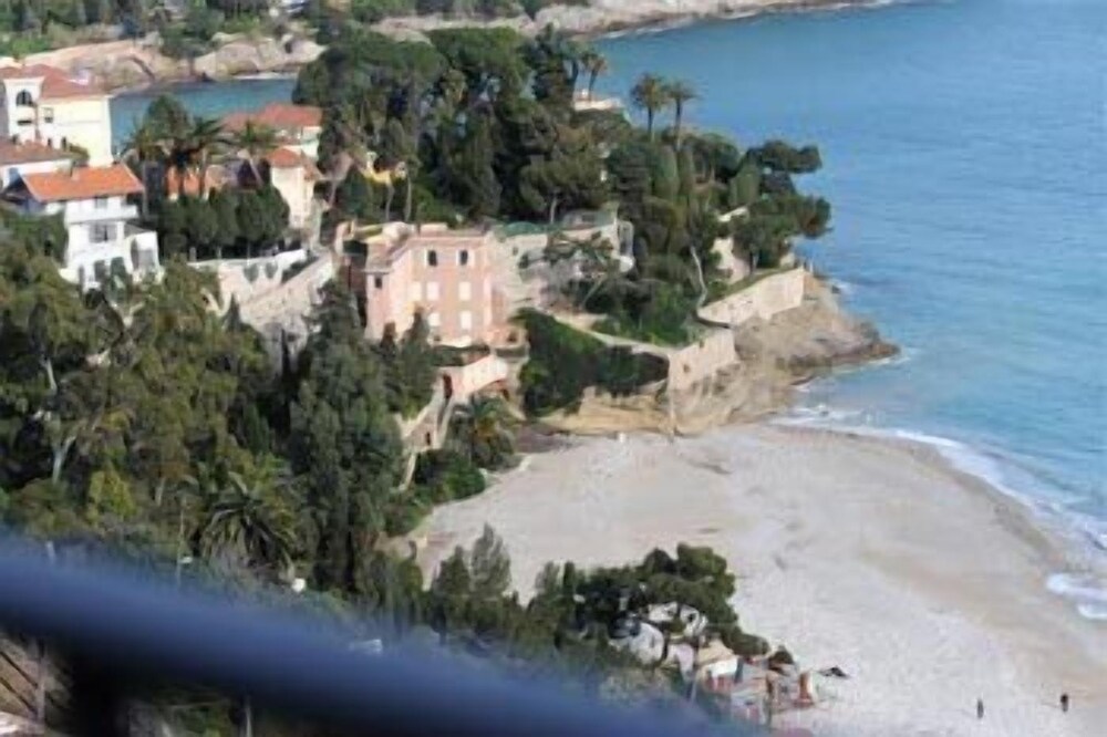 Hotel Regency - carbon neutral hotel in Roquebrune-Cap-Martin