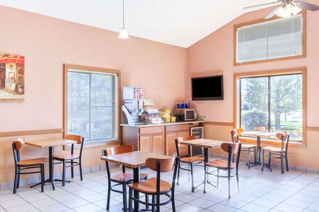 Days Inn by Wyndham Canastota Verona - photo 29