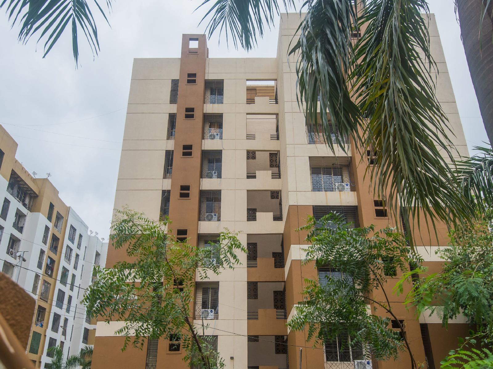 OYO 15119 Vista Service Apartment