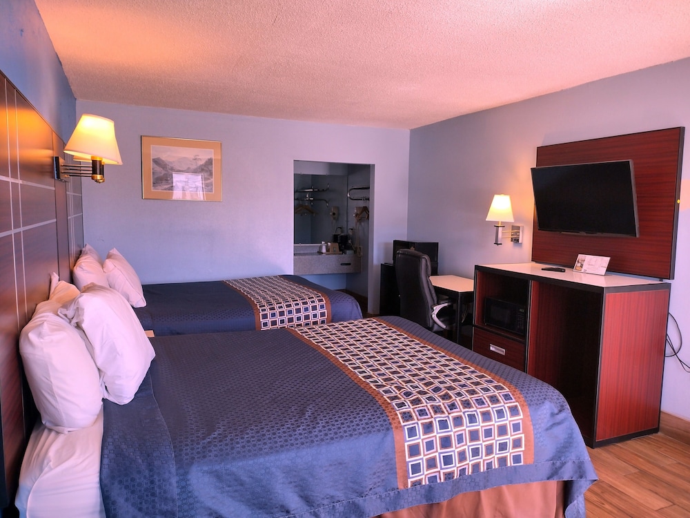 Rodeway Inn Richland Jackson South - photo 6
