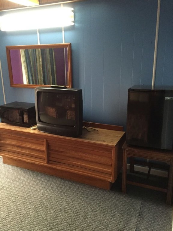 B & J Motel — hotel in Kenton