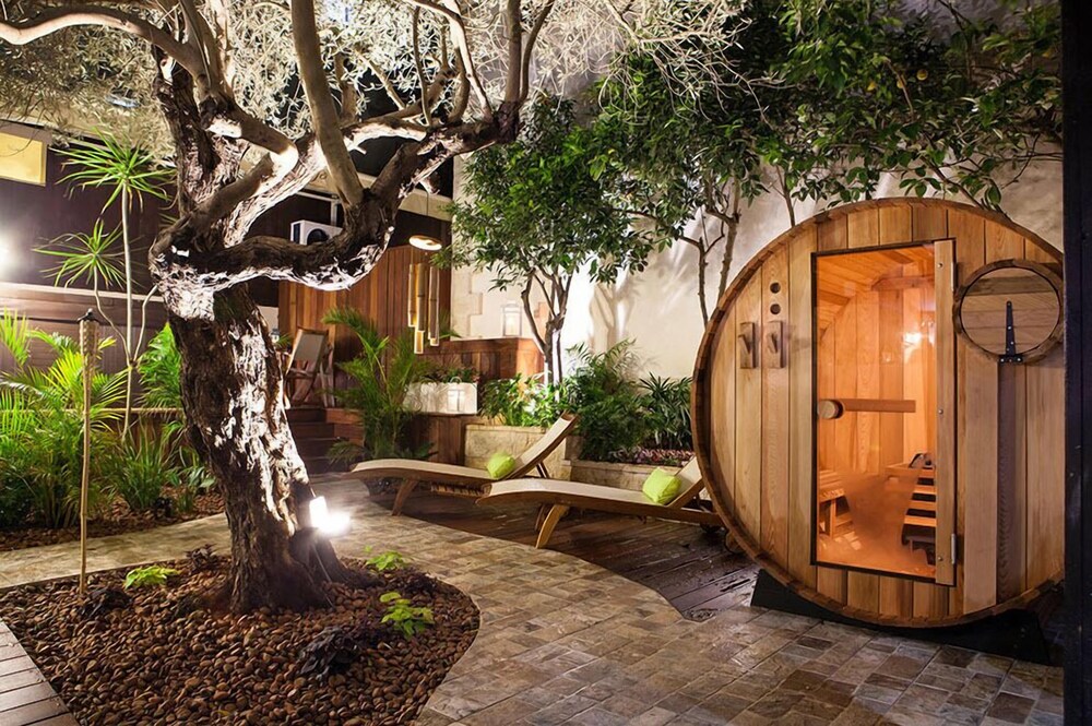Carmel Pearl - carbon neutral hotel in Haifa