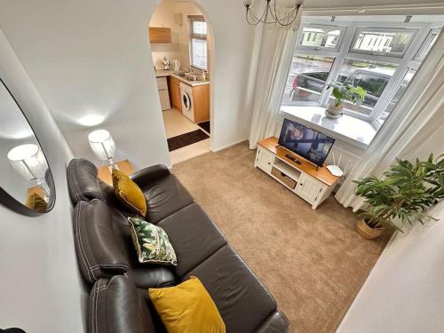 Semi detached 1 Bedroom Chalet at Maryville Caravan Site Uddingston Glasgow — 4-Star Luxury Hotel in Uddingston, United Kingdom