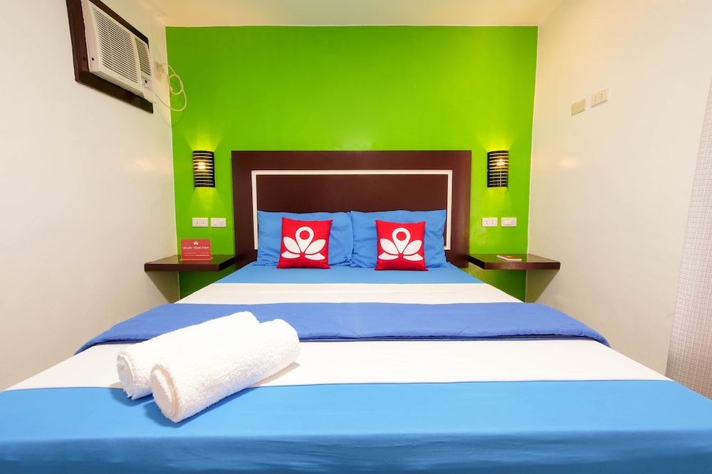 ZEN Rooms Sabang Beachview in Puerto Galera, Philippines