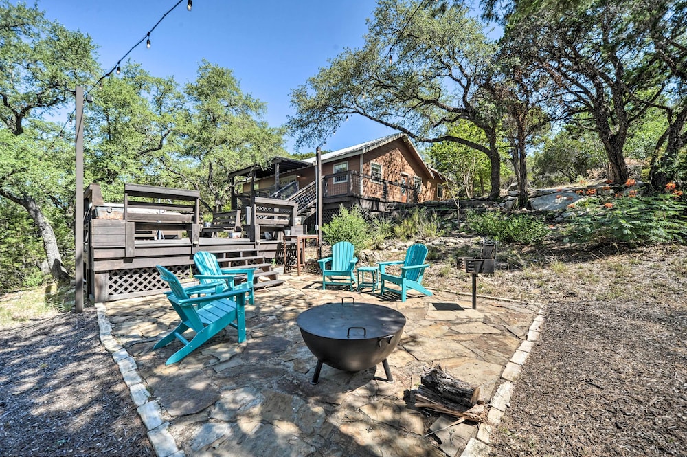 Canyon Lake Hideaway with Fire Pit and Yard — hotel in Canyon Lake