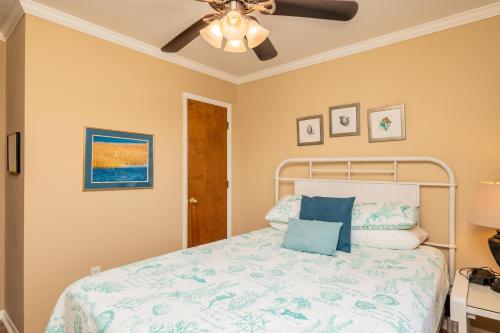 A Beach Music Paradise Too by Oak Island Accommodations - photo 41