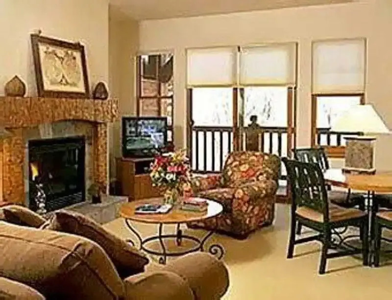 Unit 520 3br condo with balcony views — 4-Star Luxury Hotel in Avon, United States