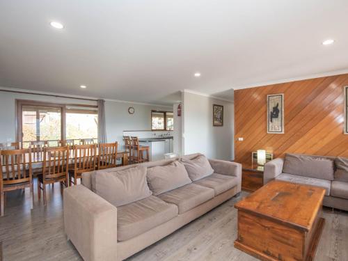 Winterwood 9 Camira Ave in Jindabyne, Australia