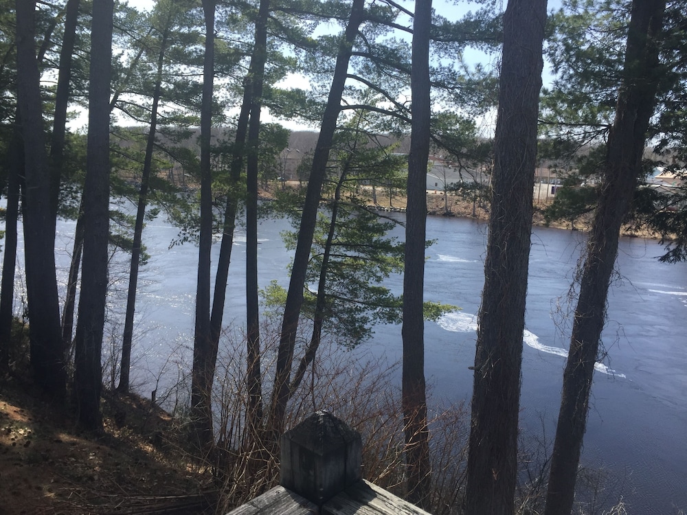 Milford Motel On the River - photo 26