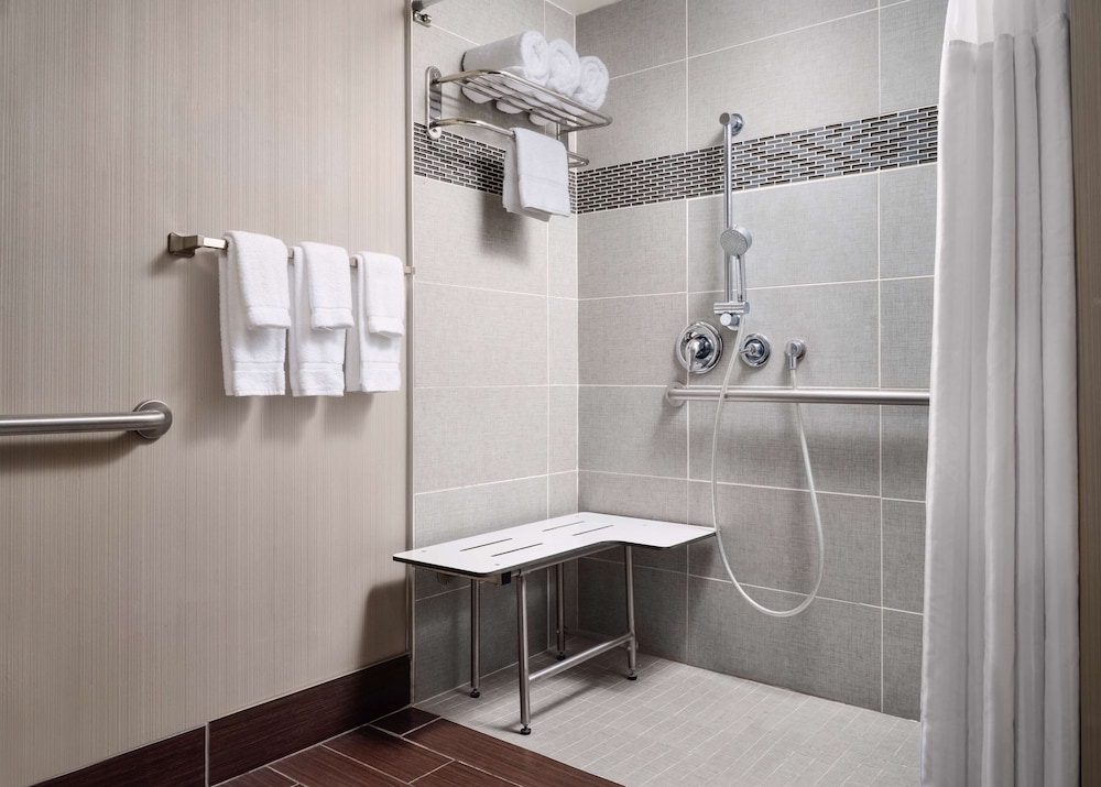 Hilton Garden Inn Los Angeles Redondo Beach - photo 15