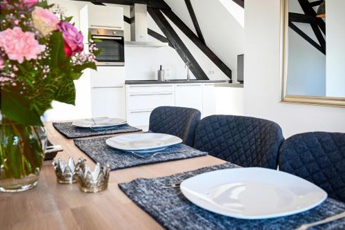 Seen Apartment im Herrenhaus Rheinblick — 4-Star Luxury Hotel in Xanten, Germany