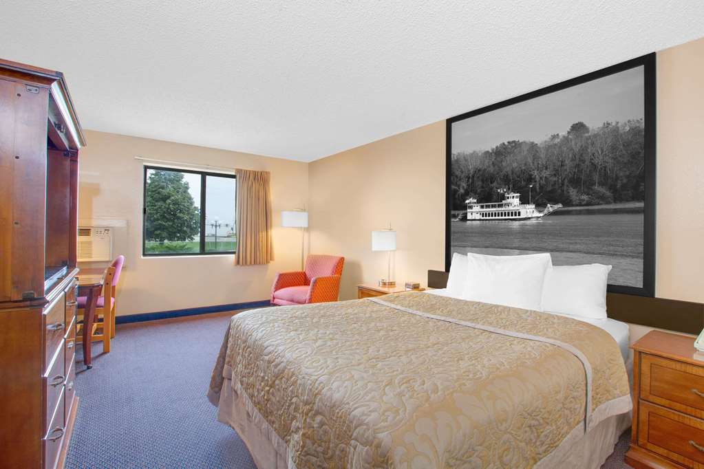 Super 8 by Wyndham Clear Lake - photo 10
