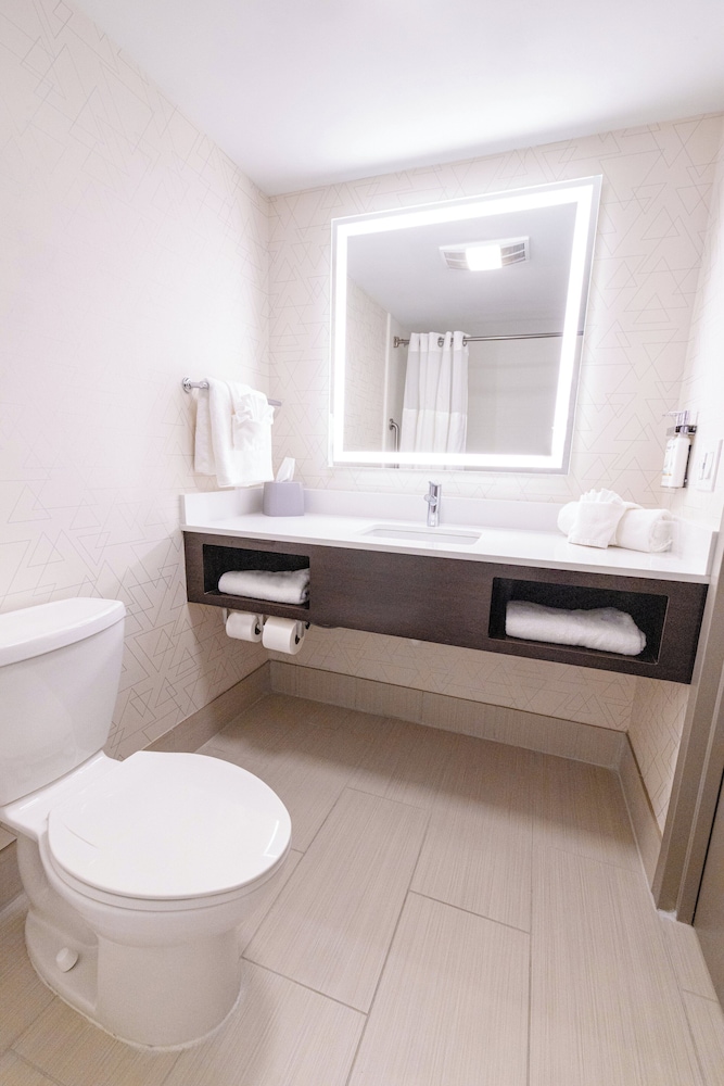 Holiday Inn Express Hotel of Neptune by IHG - photo 80