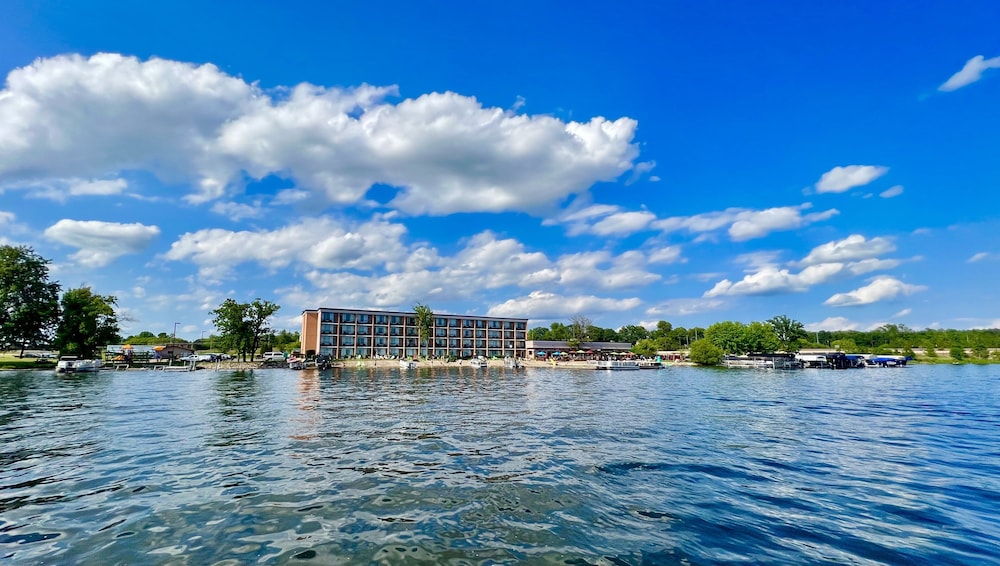 Holiday Inn Detroit Lakes by IHG - photo 54