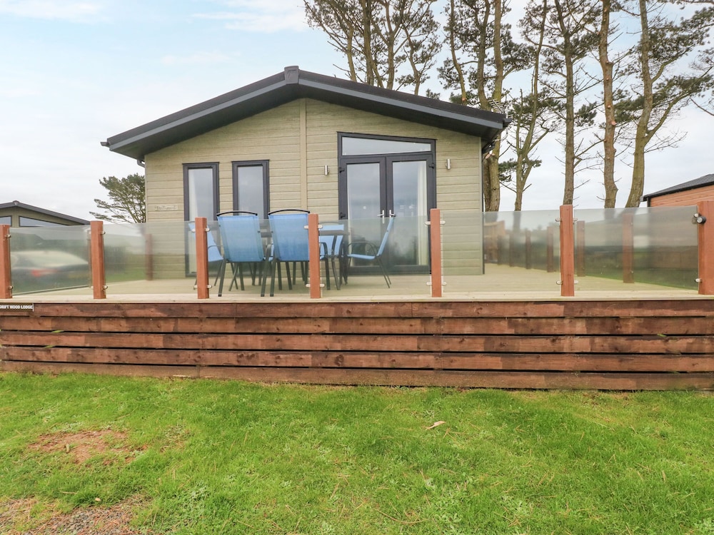 Driftwood Lodge — 4-Star Luxury Hotel in Haverfordwest, United Kingdom