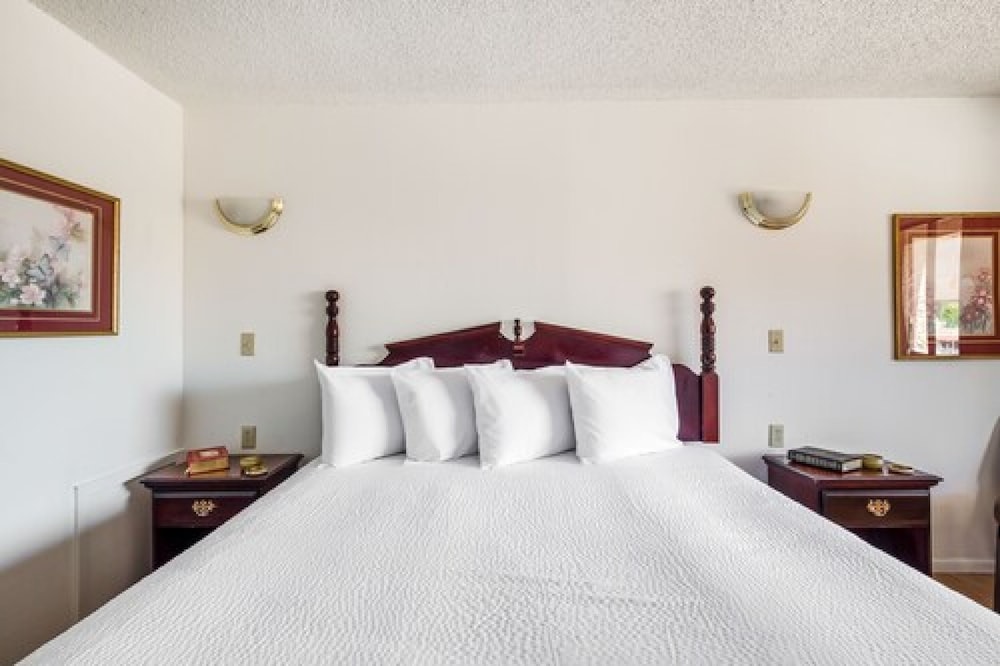 OYO Hotel Groesbeck - photo 18