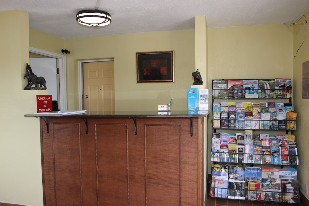 Red Carpet Inn Niagara Falls - photo 4