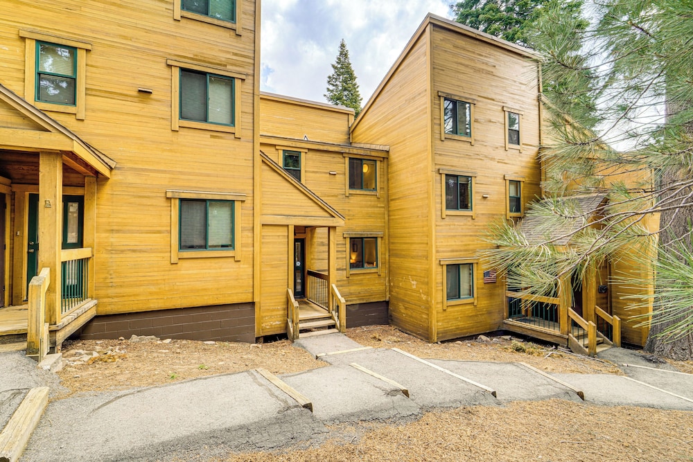 Less Than 1 Mi to North Star Resort Condo with Balcony - photo 19