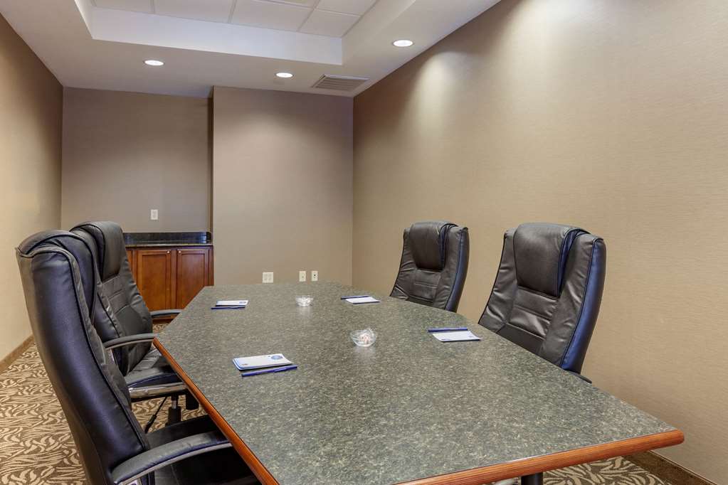 Comfort Suites Glendale State Farm Stadium Area - photo 33