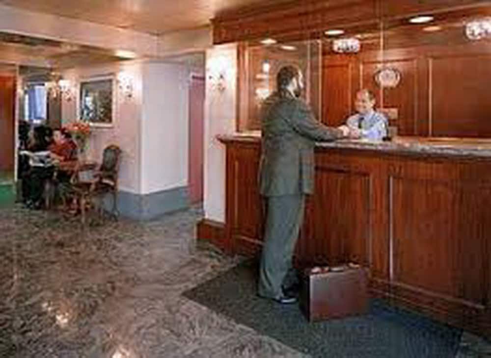 Airway Inn at LaGuardia - photo 3