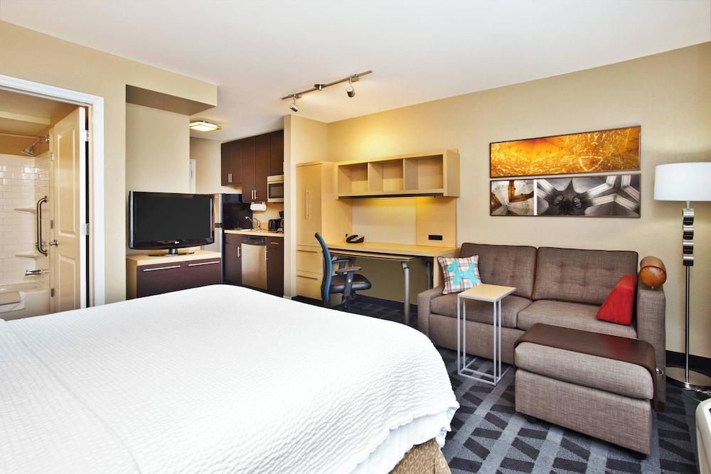 TownePlace Suites by Marriott Republic Airport Long Island - photo 9