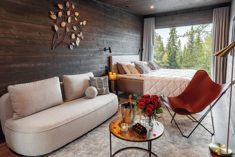 Arctic Panorama Resort — 5-Star Luxury Hotel in Rovaniemi, Finland