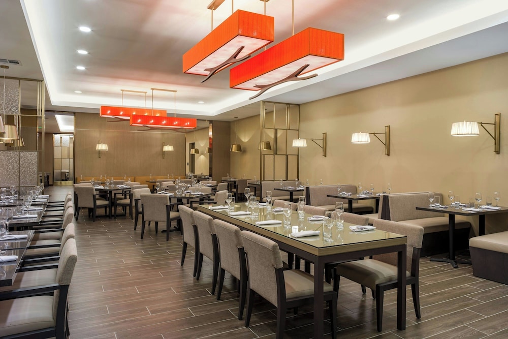 Delta Hotels Ontario Airport - photo 18