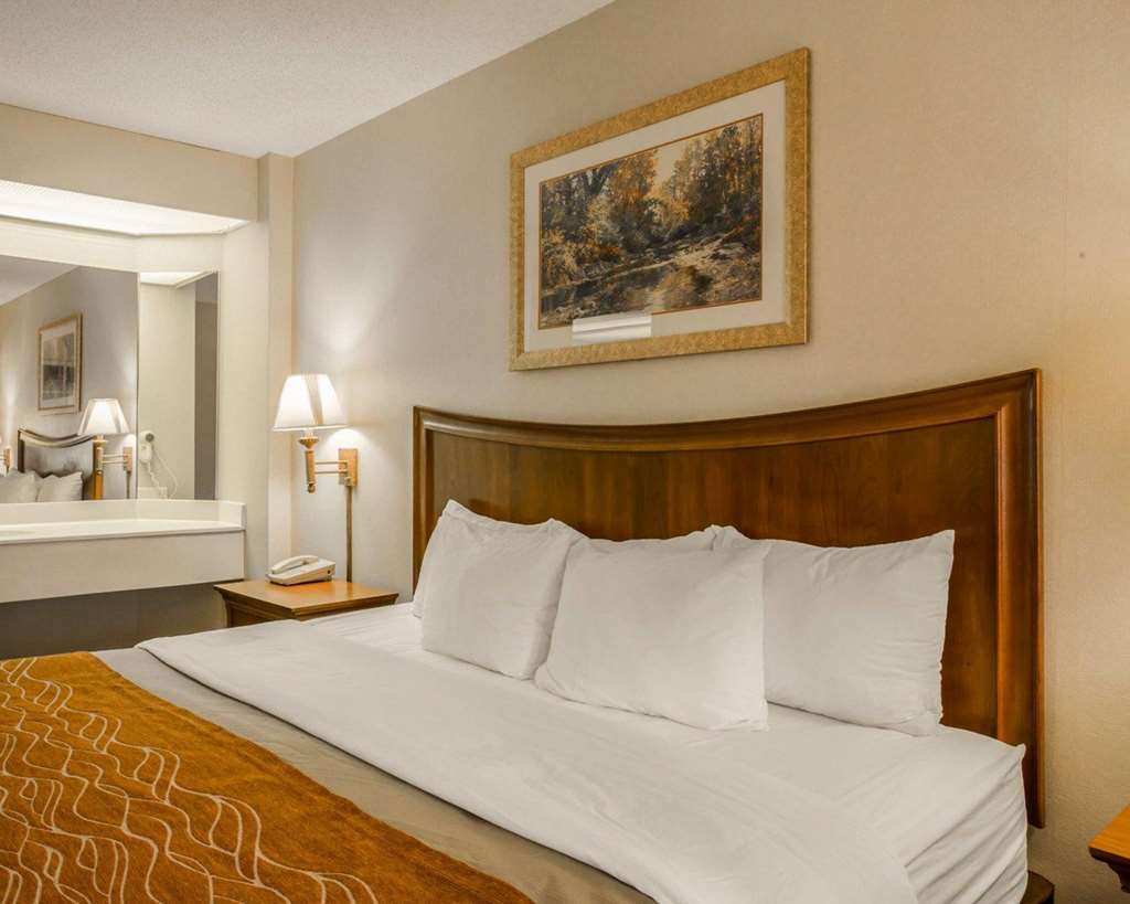 Rodeway Inn & Suites Cherokee On the River - photo 19