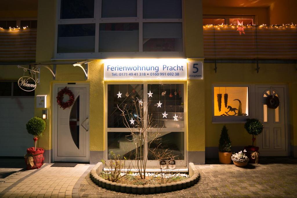 Ferienwohnung Pracht großzügige FeWo ab 75 qm — 4-Star Luxury Hotel in Rust, Germany