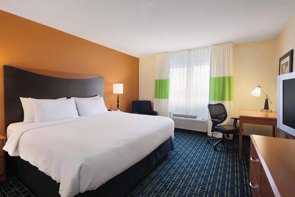Fairfield Inn & Suites Fargo - photo 13