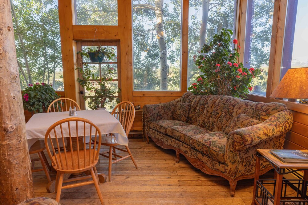 The Hand Hotel Bed & Breakfast - photo 20