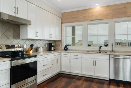 Marsh Madness by Oak Island Accommodations - photo 6