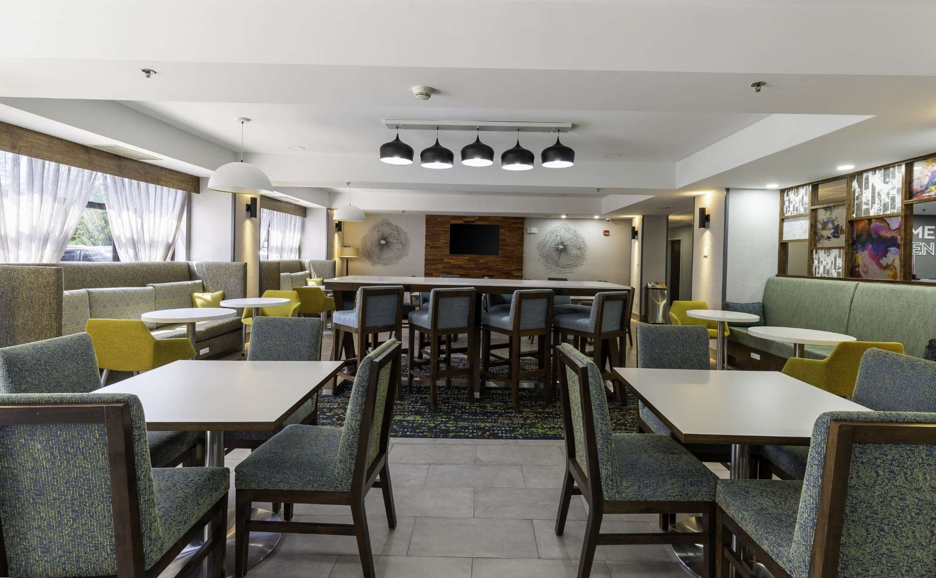 Hampton Inn East Windsor - photo 20