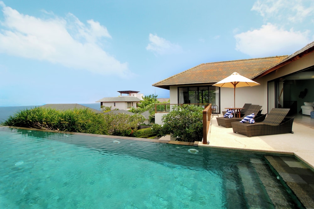 Trisha Cliff Villa Karang Tinggi — 4-Star Luxury Hotel in Nusa Dua, Indonesia