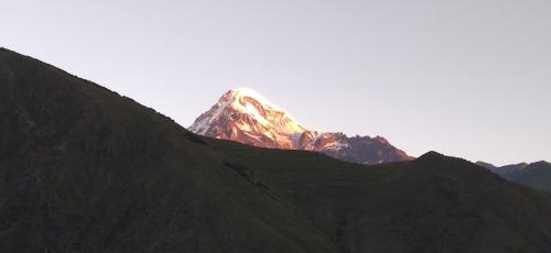 Cliffside cottage Kazbegi
