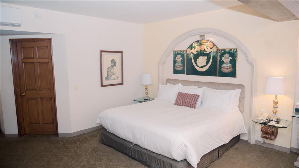Master Suite king