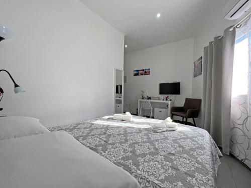 Apollo Rooms by Albert's Apartment