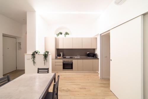 Hbhall Porta Romana Suite — 4-Star Luxury Hotel in Milan, Italy