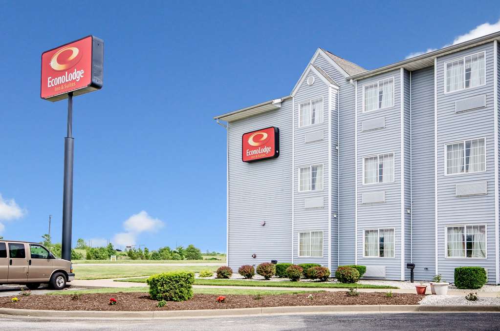 Econo Lodge Inn & Suites Evansville - photo 3