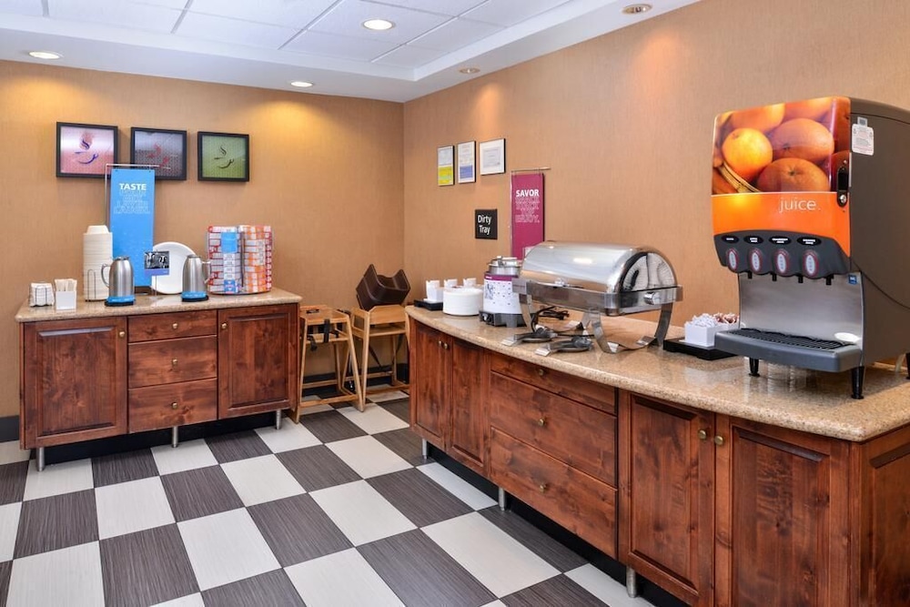 Hampton Inn & Suites Kingman - photo 26