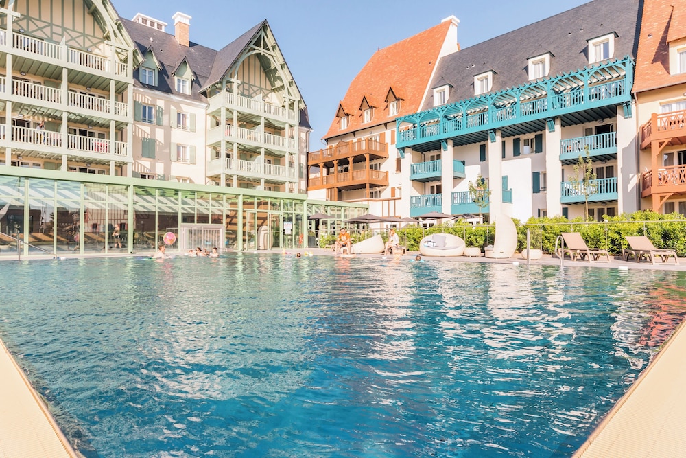 Premium Residence Presqu'Ile de la Touques Pierre & Vacances — 5-Star Luxury Hotel in Deauville, France