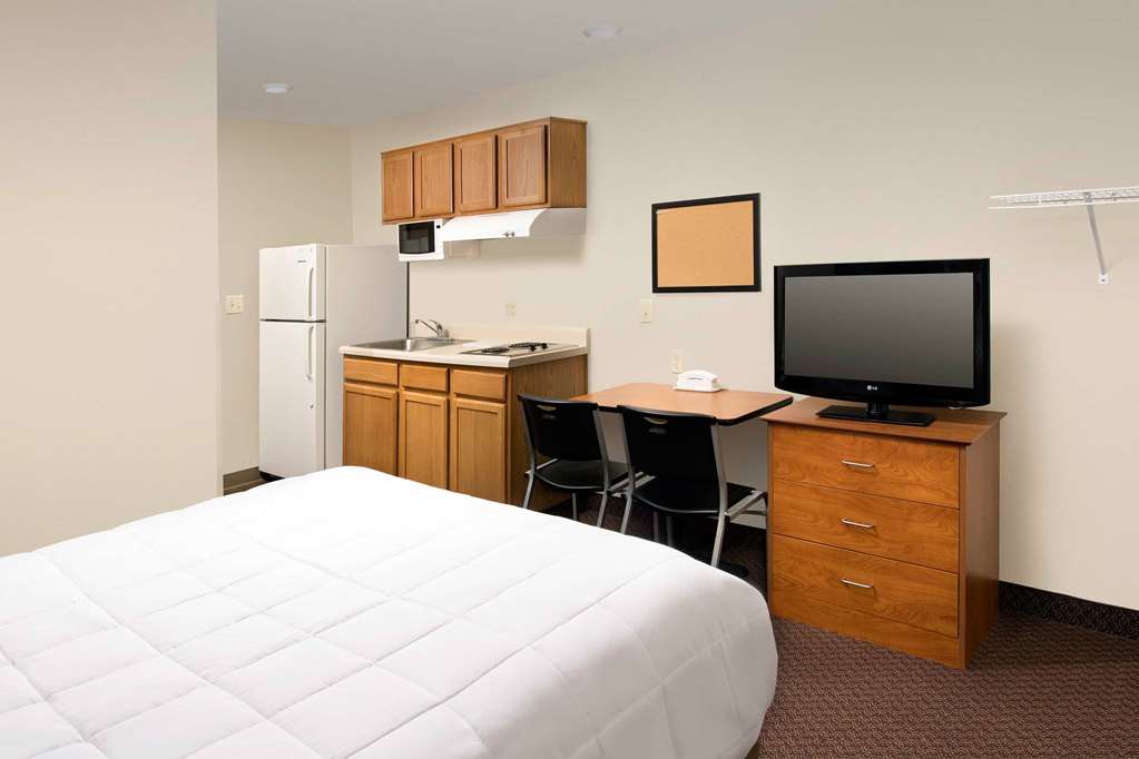 WoodSpring Suites San Antonio North Live Oak I 35 - photo 7