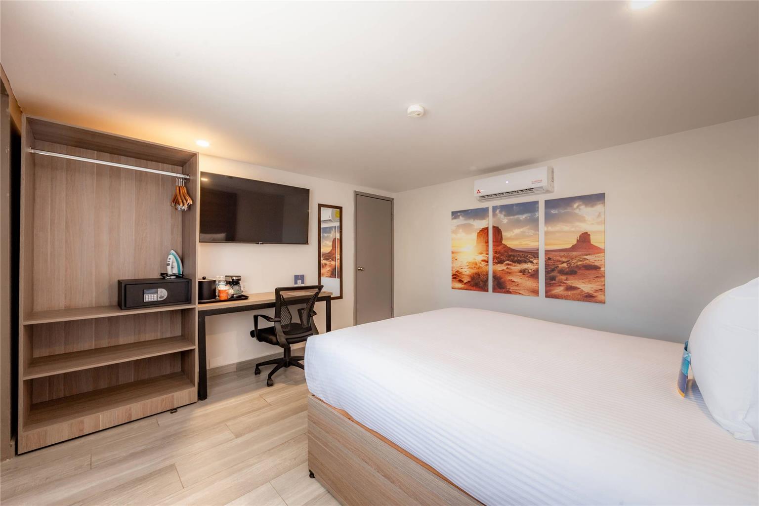 Guest room