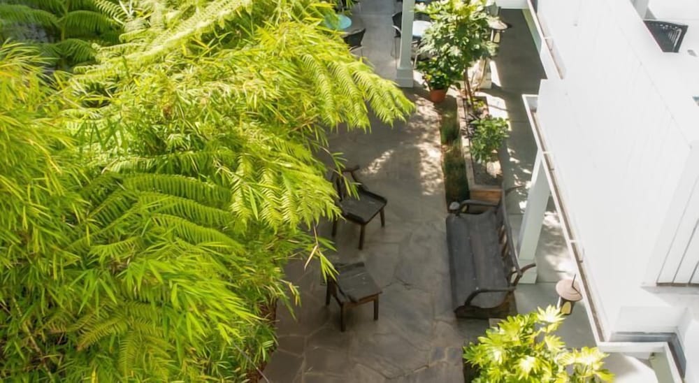 Pacific Blue Inn - photo 11
