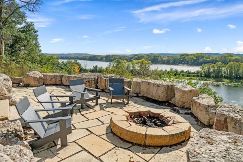 Riverfront Inn - photo 41