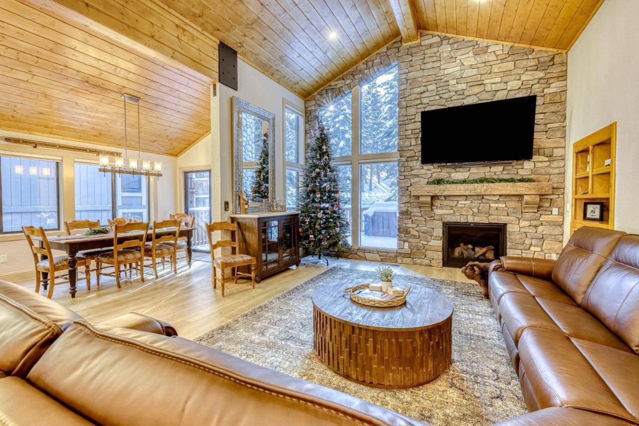 Gold Bear in Truckee, United States