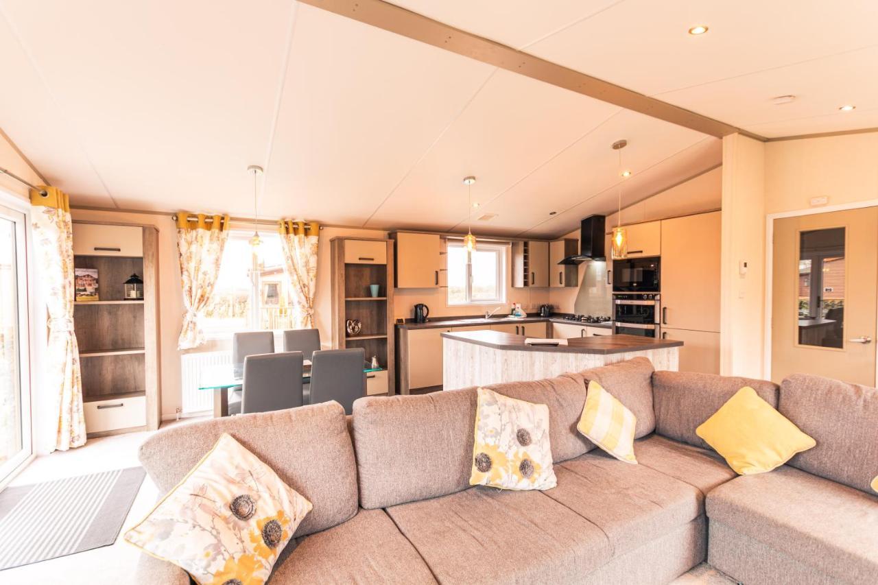 Springwell Lodge With Hot Tub
